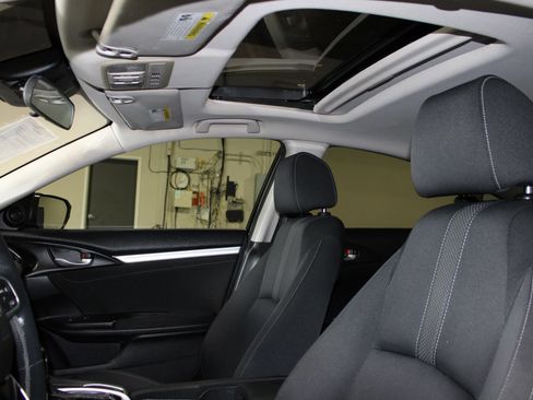 Used 2019 Honda Civic EX image 17