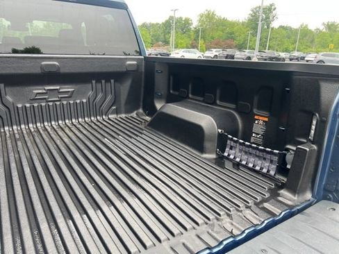 Used 2024 Chevrolet Silverado 1500 LT AWD/4WD image 8
