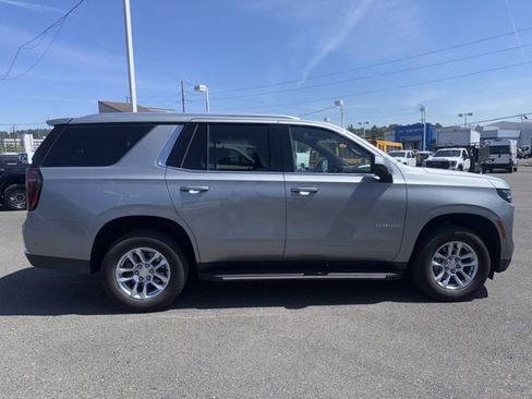Used 2025 Chevrolet Tahoe LT AWD/4WD image 6