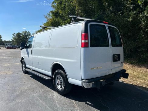 Used 2017 GMC Savana 2500 image 9