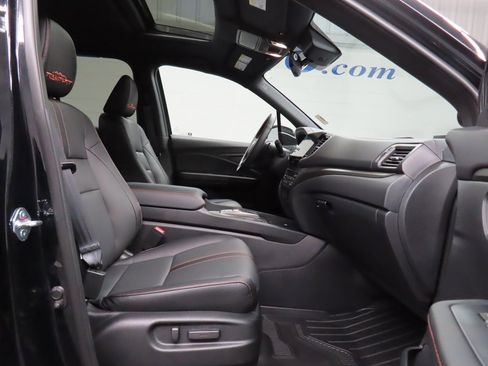 Used 2025 Honda Ridgeline TrailSport image 26