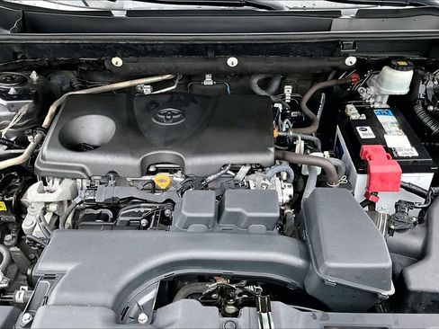Used 2022 Toyota RAV4 LE FWD image 20