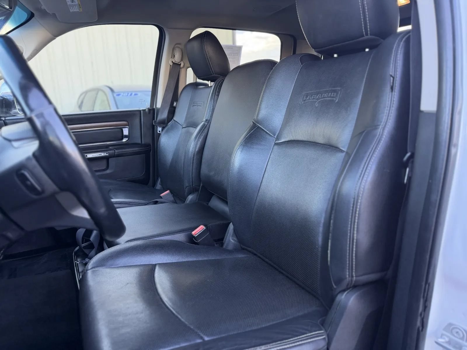 Used 2017 RAM 1500 Laramie AWD/4WD image 15