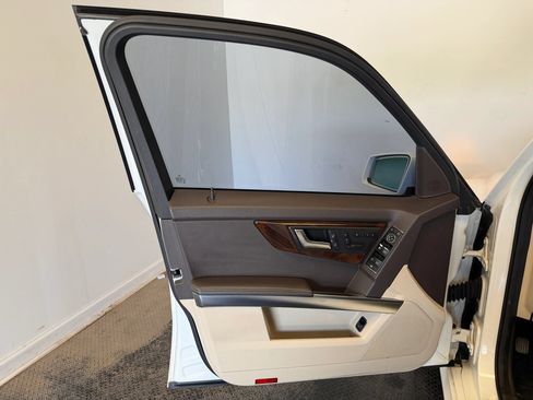 Used 2013 Mercedes-Benz GLK 350 4MATIC image 10
