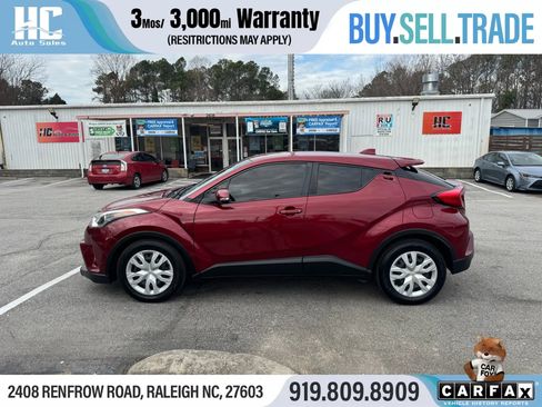 Used 2019 Toyota C-HR LE image 2