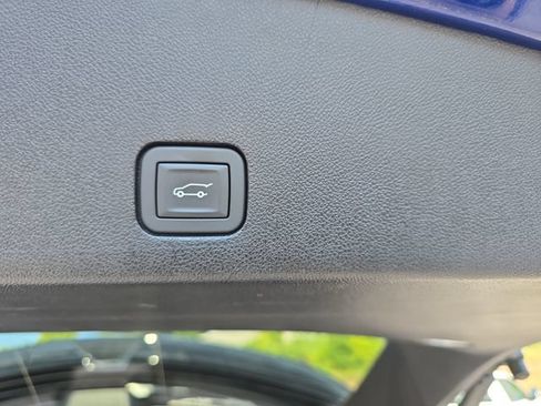 Used 2025 Cadillac XT6 Premium Luxury w/ Platinum Package AWD/4WD image 18