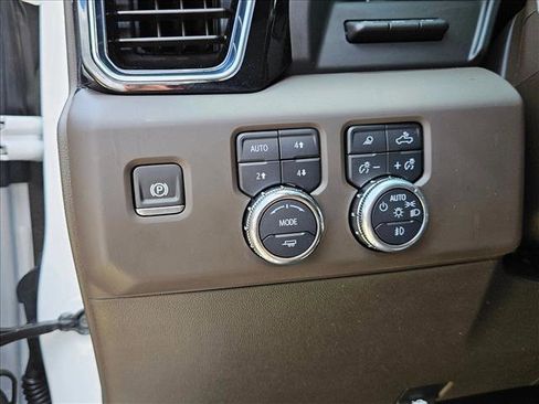 Used 2024 GMC Sierra 1500 Denali AWD/4WD image 27