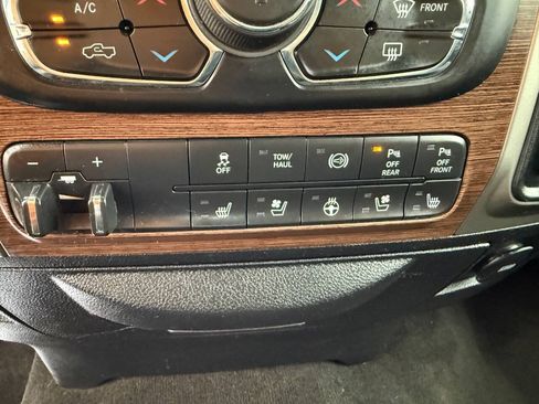 Used 2017 RAM 2500 Laramie AWD/4WD image 23