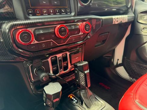 Used 2018 Jeep Wrangler Unlimited Sahara w/ Uconnect 4C Nav & Sound Group AWD/4WD image 26