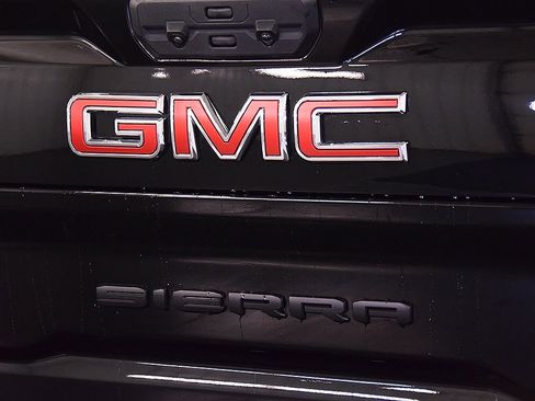 Used 2024 GMC Sierra 2500 AT4 w/ AT4 Preferred Package image 14