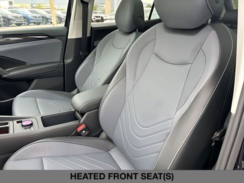 New 2026 Volkswagen Tiguan SE AWD/4WD image 19