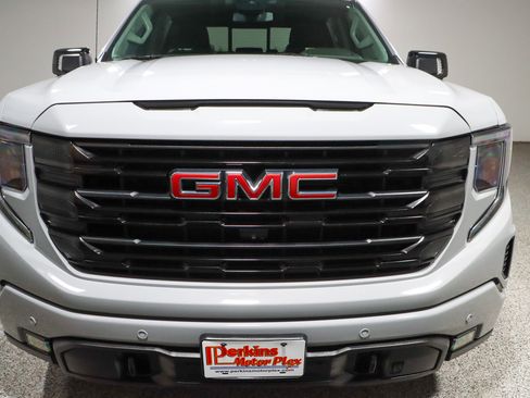 Used 2024 GMC Sierra 1500 Elevation w/ Elevation Premium Package AWD/4WD image 4