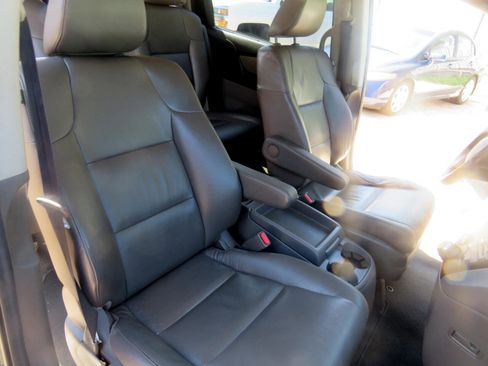 Used 2012 Honda Odyssey Touring image 32