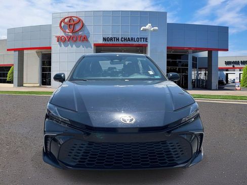 Used 2025 Toyota Camry SE w/ Convenience Package FWD image 3
