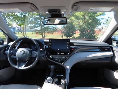 Used 2024 Toyota Camry XSE w/ Navigation Package image 16