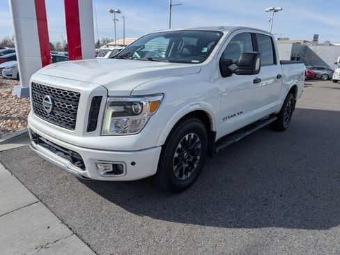 Used 2018 Nissan Titan PRO-4X image 2