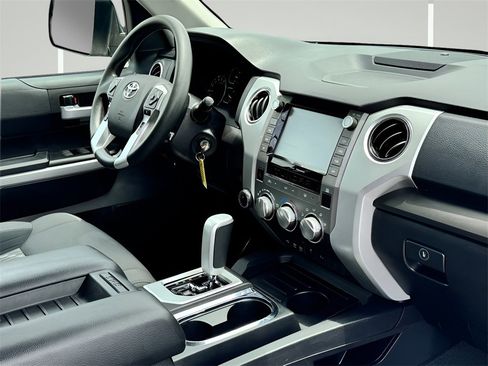 Used 2021 Toyota Tundra SR5 w/ Convenience Package image 6