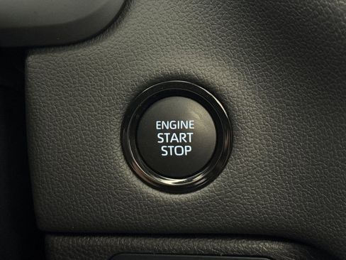 Used 2025 Toyota Tundra Limited AWD/4WD image 22