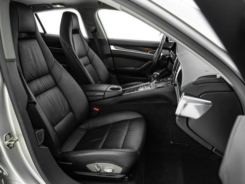 Used 2010 Porsche Panamera S RWD image 32