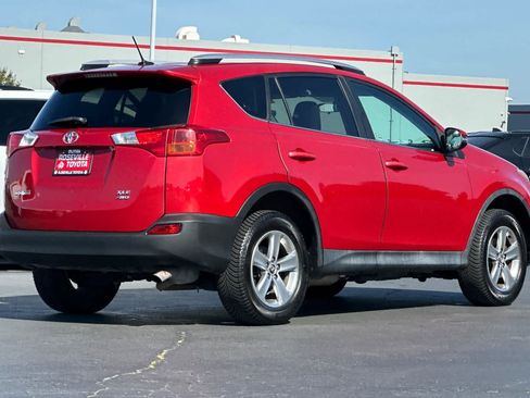 Used 2015 Toyota RAV4 XLE AWD/4WD image 2