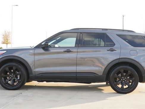 Used 2023 Ford Explorer ST-Line w/ Class IV Trailer Tow Package image 6