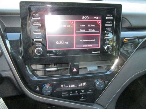 Used 2024 Toyota Camry SE image 28