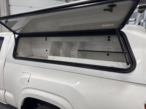 Used 2020 Toyota Tacoma SR image 15