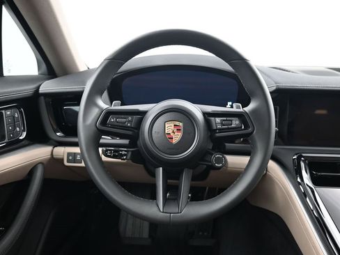 Used 2025 Porsche Panamera image 12