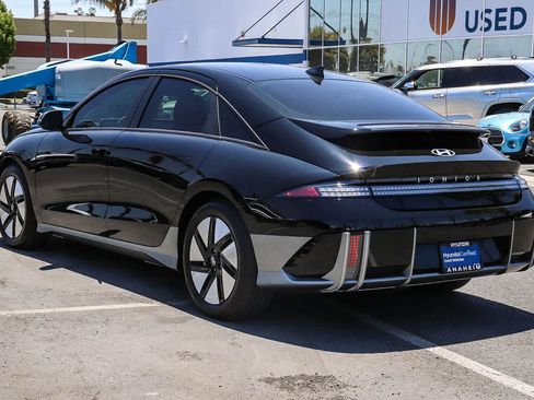Used 2025 Hyundai Ioniq 6 SE RWD image 9