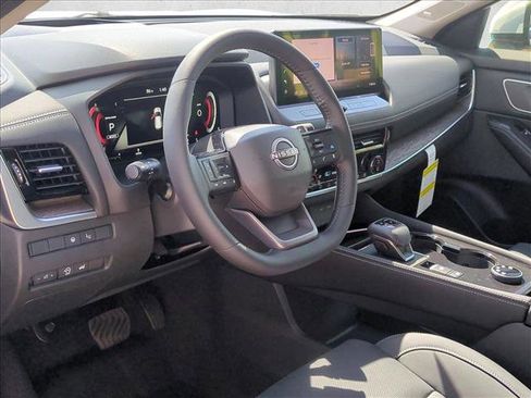 New 2026 Nissan Rogue Platinum image 3