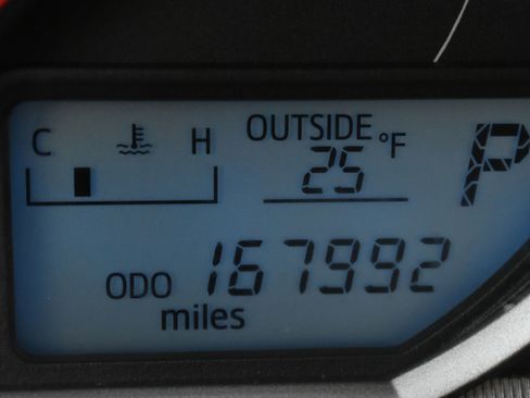 Used 2013 Toyota RAV4 XLE image 27