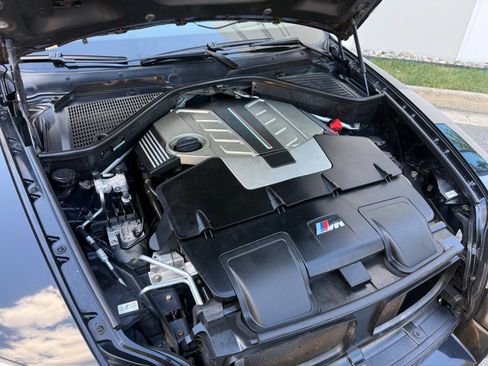 Used 2011 BMW X5 M image 11