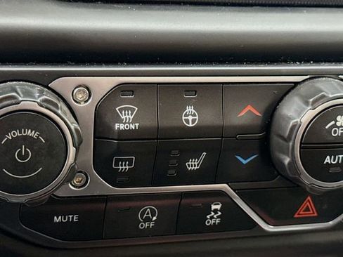 Used 2020 Jeep Wrangler Unlimited Sport image 19