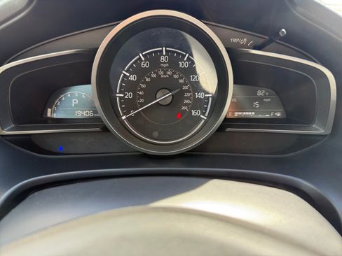 Used 2018 MAZDA MAZDA3 Touring FWD image 11