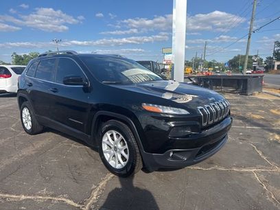 Used 2018 Jeep Cherokee Latitude Plus w/ Comfort/Convenience Group