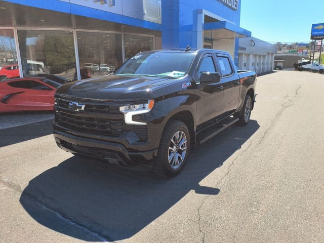 Used 2024 Chevrolet Silverado 1500 RST w/ Z71 Off-Road Package AWD/4WD image 4