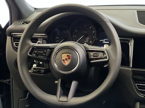 Used 2025 Porsche Macan image 20