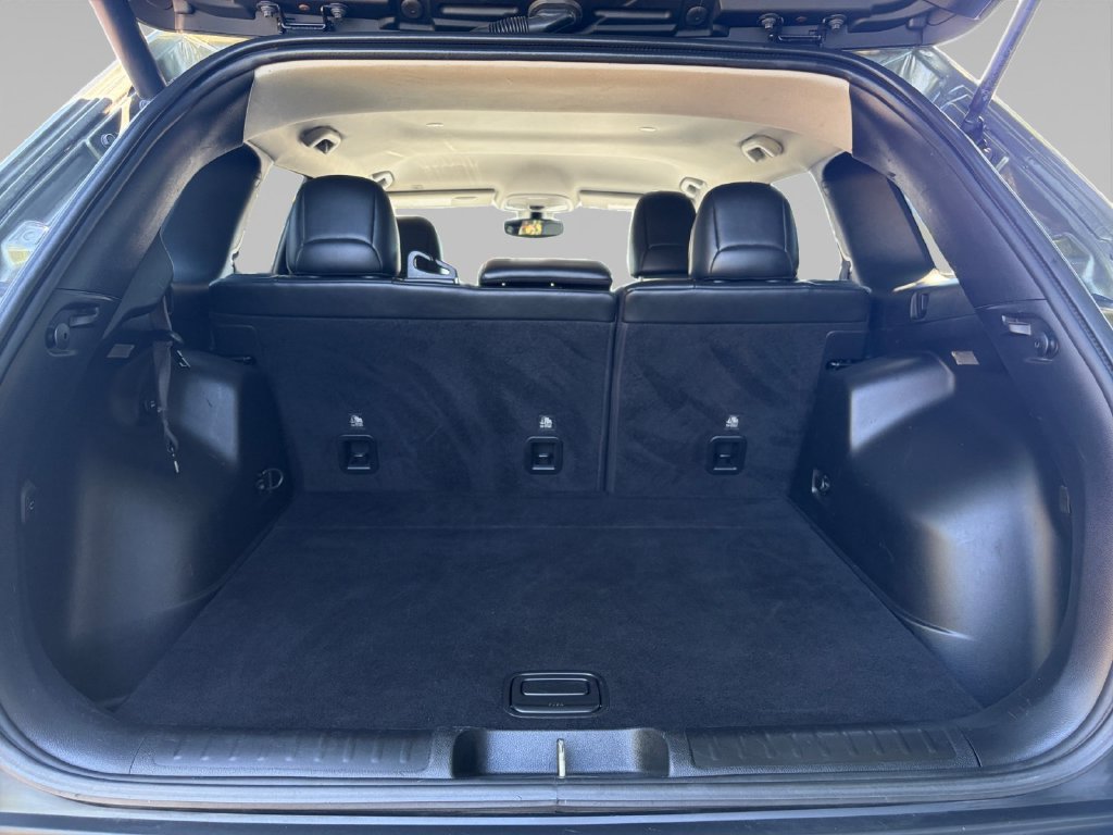Used 2019 Jeep Cherokee Latitude Plus w/ Comfort/Convenience Group AWD/4WD image 14