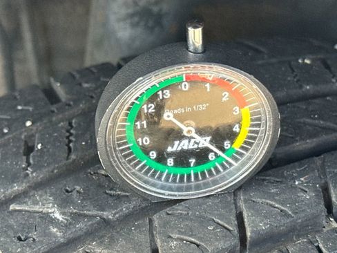 Used 2021 Toyota RAV4 XLE image 43