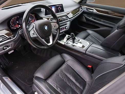 Used 2020 BMW 740i RWD image 10