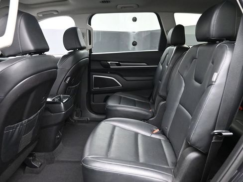Used 2025 Kia Telluride S AWD/4WD image 10