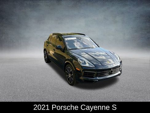 Used 2021 Porsche Cayenne S image 2