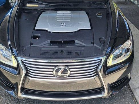 Used 2013 Lexus LS 460 w/ Comfort Pkg RWD image 17