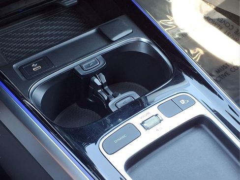 Used 2024 Mercedes-Benz GLB 250 image 15
