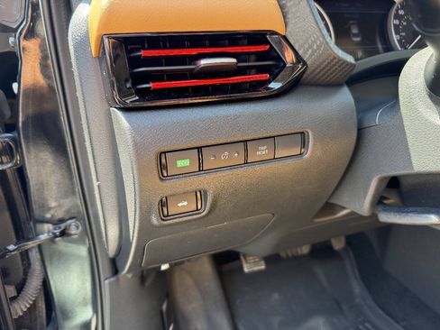 Used 2021 Nissan Sentra SV w/ SV Premium Package FWD image 19
