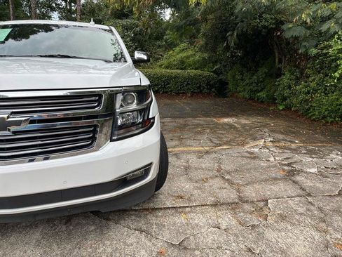 Used 2017 Chevrolet Suburban Premier AWD/4WD image 20