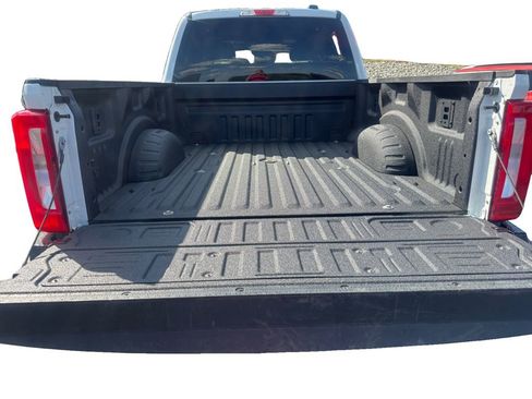 Used 2025 Ford F250 XLT w/ FX4 Off-Road Package AWD/4WD image 19