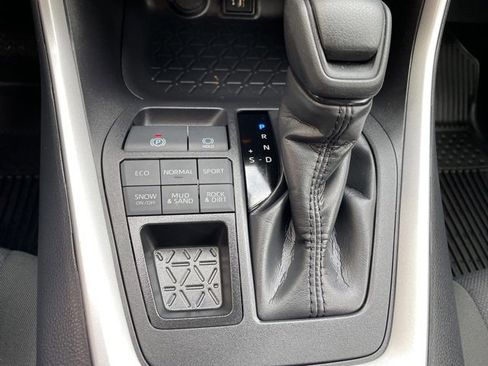 Used 2025 Toyota RAV4 XLE image 19