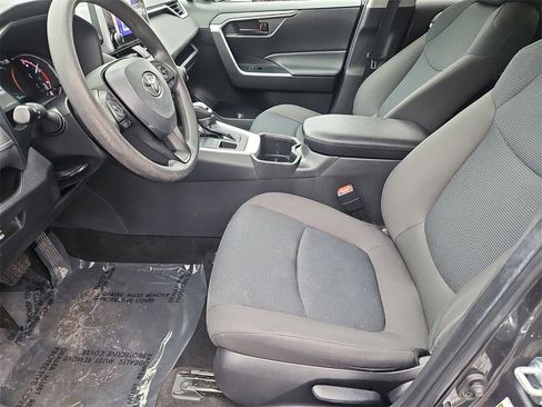 Used 2023 Toyota RAV4 LE image 23