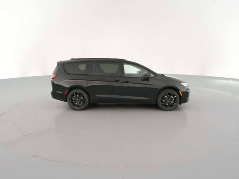 New 2026 Chrysler Pacifica Limited w/ S Appearance Package image 14